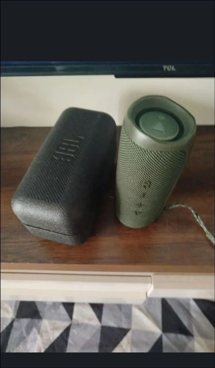 Vendo JBL Flip 5 original.