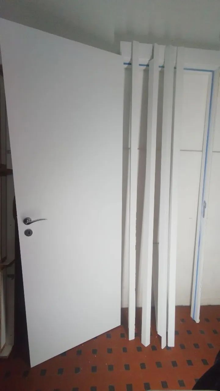 Porta com batentes e guarnições  - Foto 6