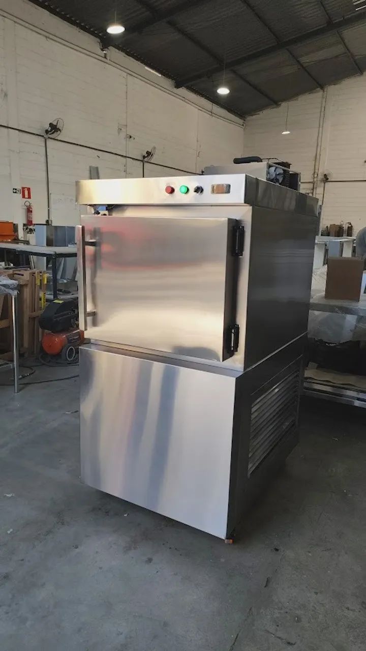 Mini Câmara Refrigerada 1300L 1 Porta Uso Intensivo