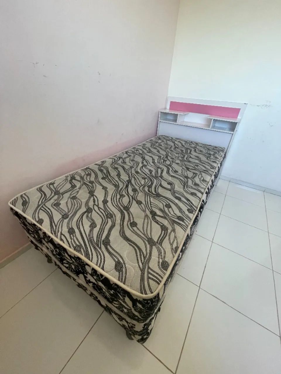 Cama de solteiro higienizada com cabeceira m MDF - Foto 5