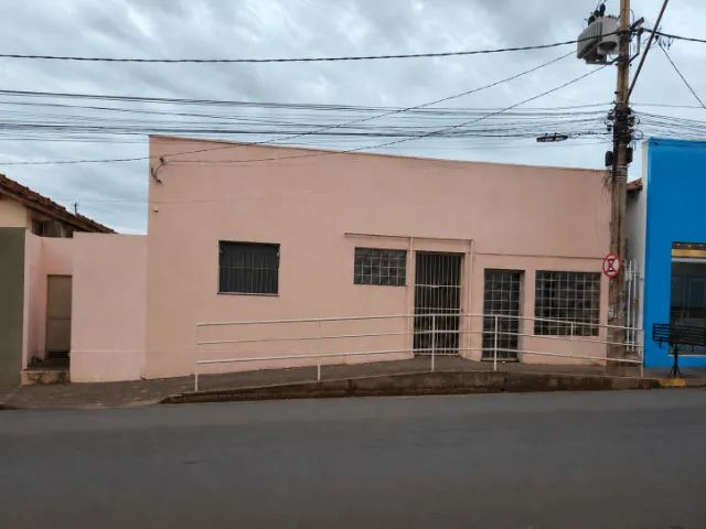 Imóvel Comercial - Centro de Frutal - Frente às Lojas Cem