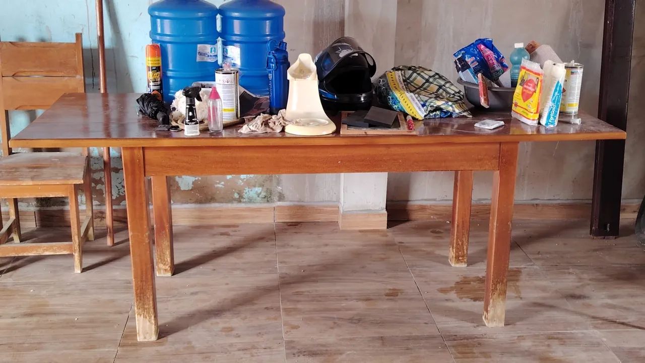 Mesa de madeira com 6 cadeiras - Foto 3