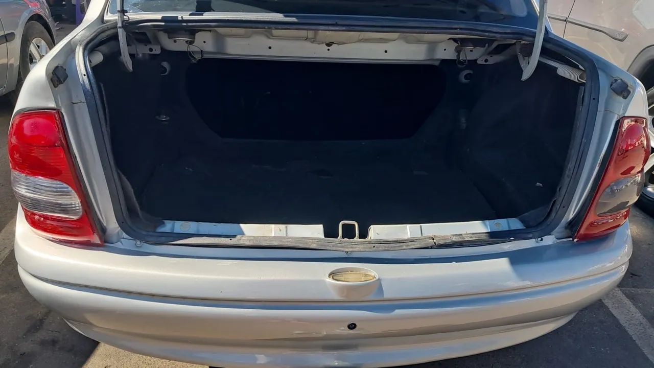Chevrolet Corsa SED Class.spirit 1.0/1.0 Flexpower (álcool) 2005