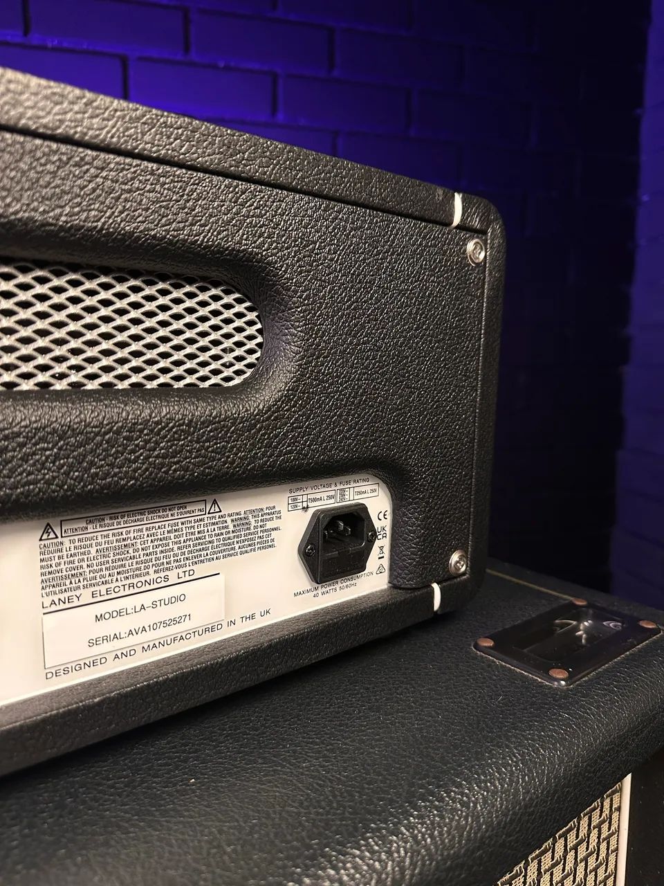 Laney Amp Head Lá Studio Torped Cab IR Embutido - Instrumentos