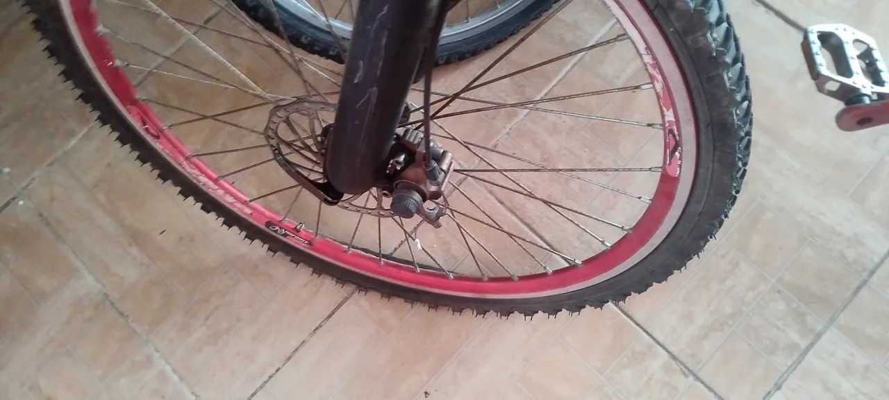 Bicicleta aro 26 com freio a disco vendo ou troco  - Foto 4