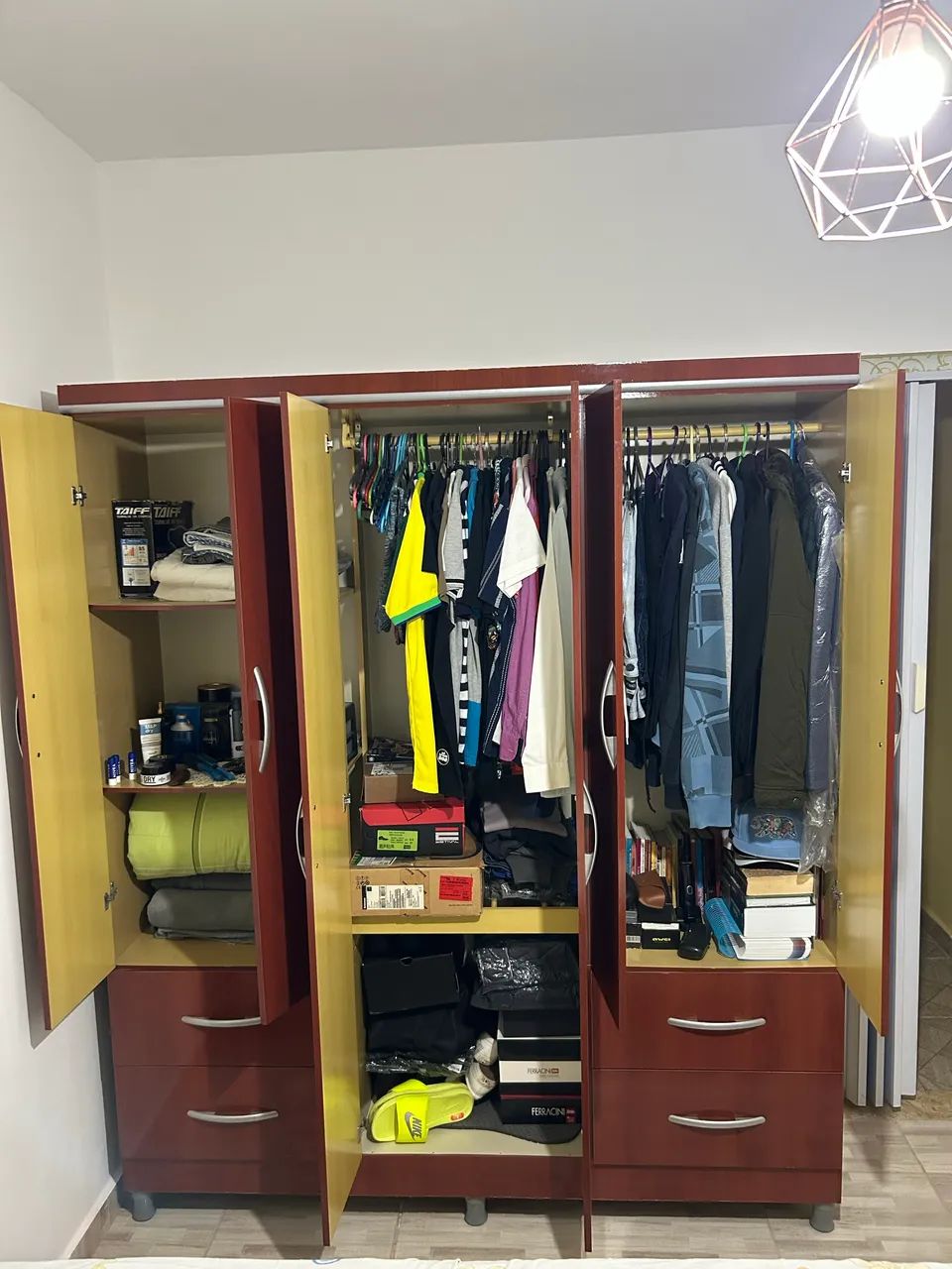 Guarda-roupa 6 portas e 4 gavetas - Foto 2