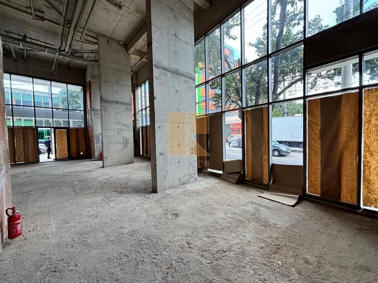 EXCELENTE LOJAS DE ESQUINA , PRÉDIO NOVO - Foto 4