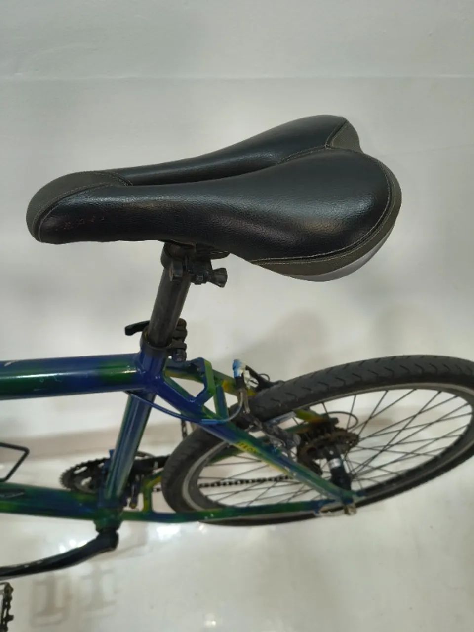 Bicicleta Caloi aluminio aro 26 toda shimano - Foto 5