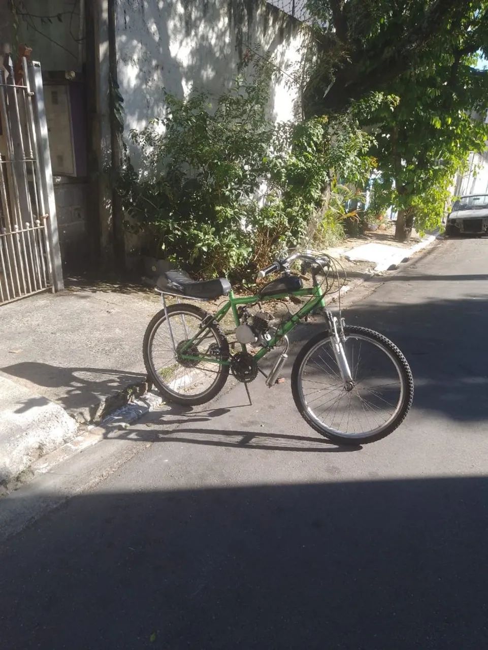 MOTORIZADA USADA LIGANDO NORMALMENTE 
