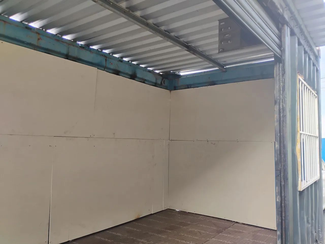 Container com porta de aço automática  - Foto 2