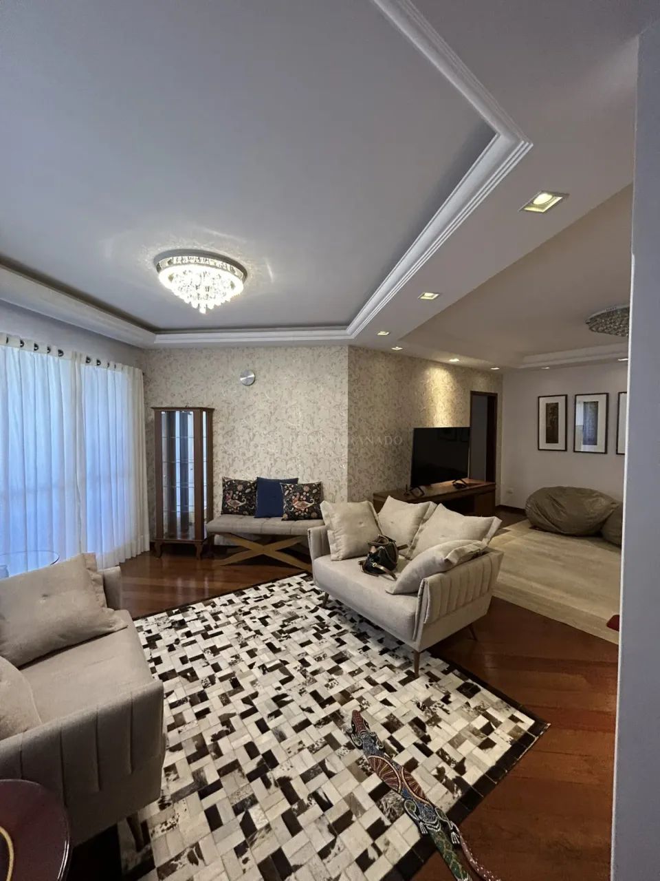 Apartamento 04 dormitórios, 02 suítes | Ed. Max Eidam