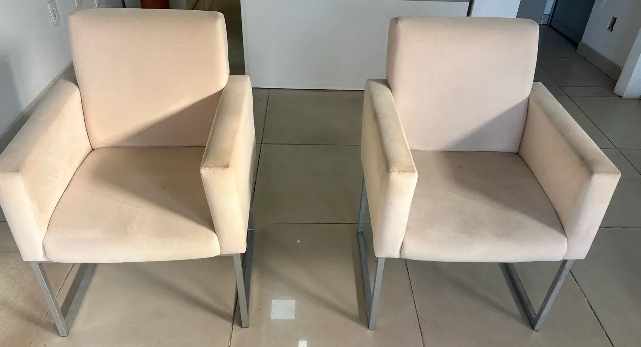 Vendo poltronas bege claro