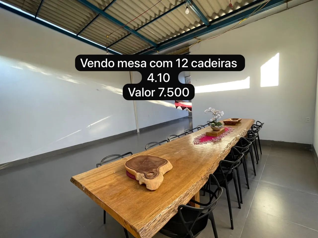 Vendo mesa madeira 4.10 oportunidade com 12 cadeiras  - Foto 3