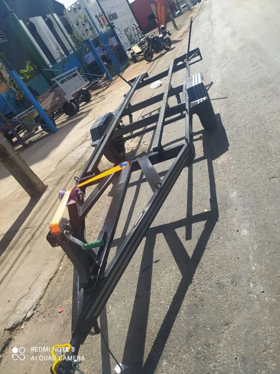 Carretinha pra canoa de 5mt chassi   - Foto 2