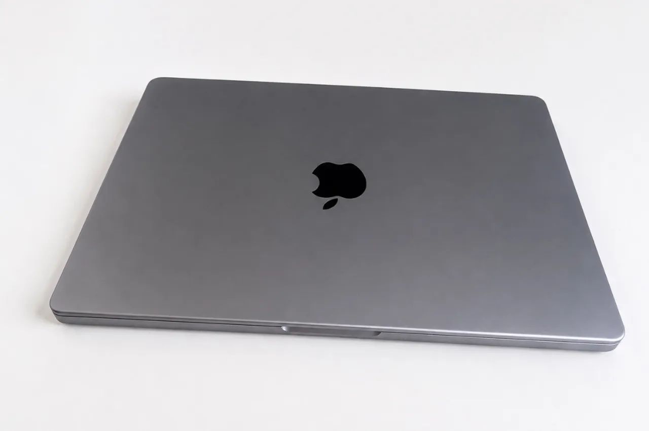 MacBook Pro 14 polegadas M1 16GB 10 core 512GB 10x sem juros