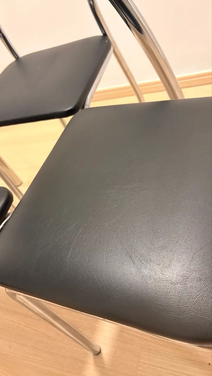 Mesa de vidro com 4 cadeiras - Foto 3