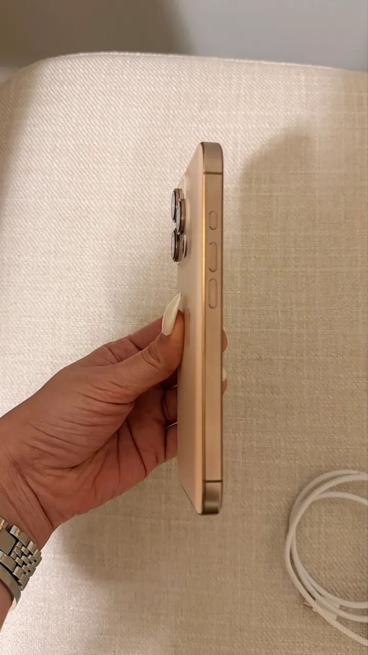 iPhone 16 pro - Foto 2
