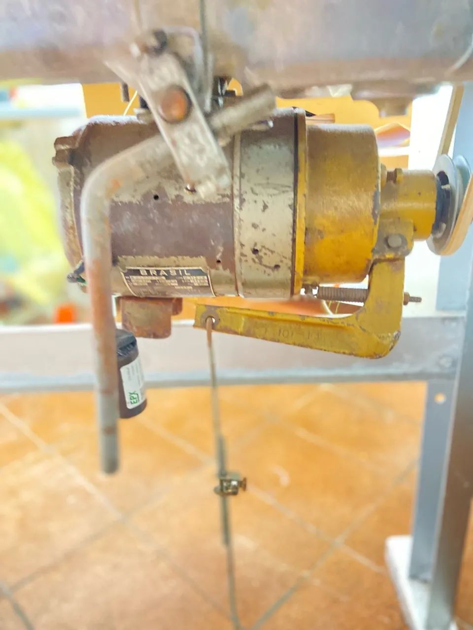 Máquina reta usada Gemsy