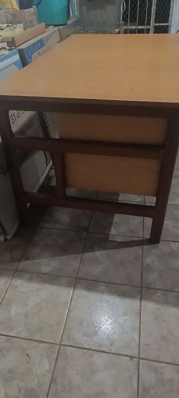 Mesa de escritório de madeira maciça 1.50m com 3 gavetas - Foto 3
