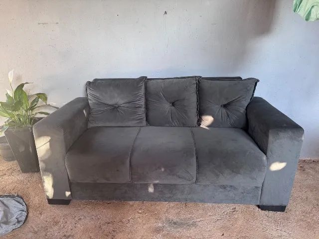 Sofá semi novo de R$600,00