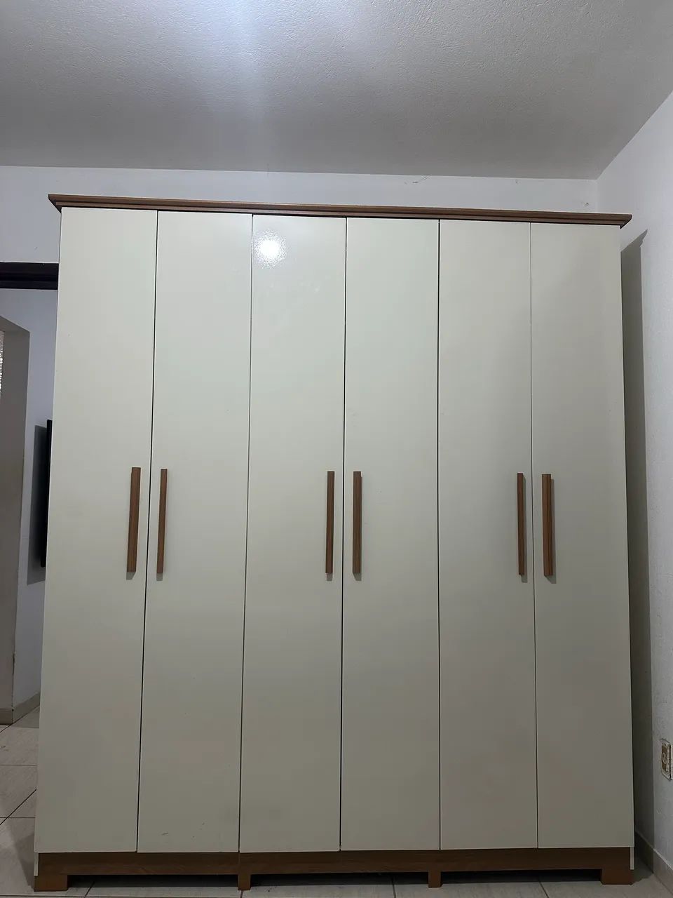 Guarda roupas, macas para estúdio, ring light 