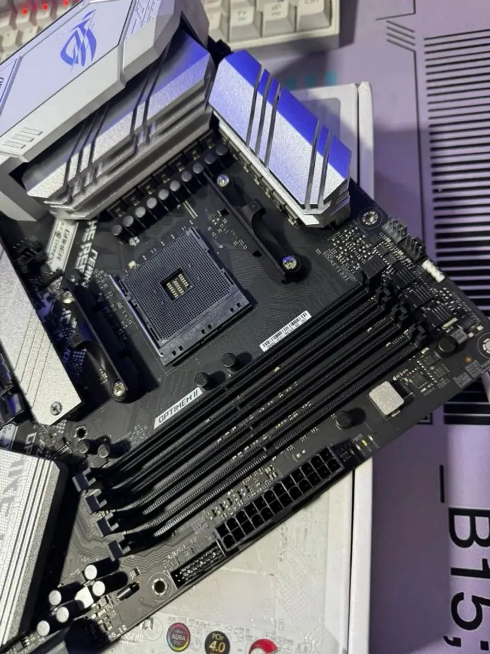 Placa Mãe ASUS ROG Strix B550-A AM4 ATX - Foto 4