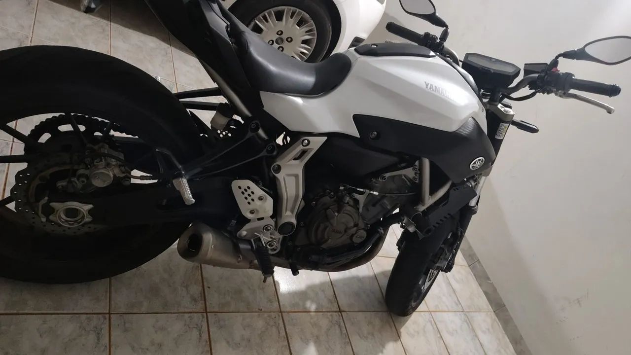 MT 07 - Foto 2