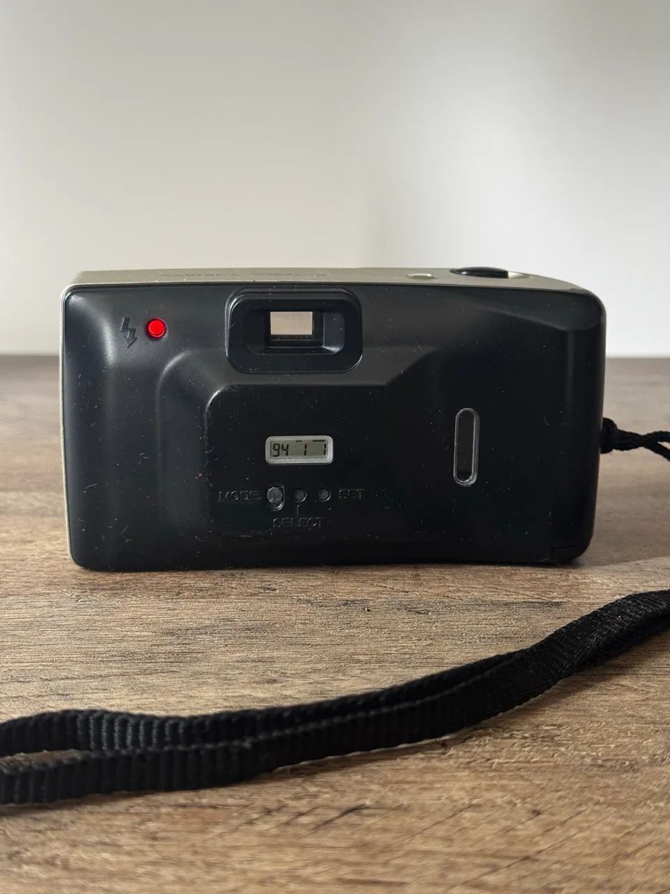 Yashica YM II-D Analógica com Flash Funcionando + Estojo - Foto 2