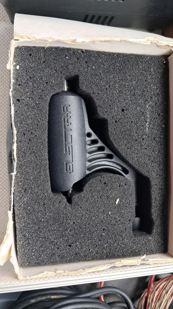 Kit Tatuagem com Máquina Electra pop Fonte pedal e materiais - Foto 3