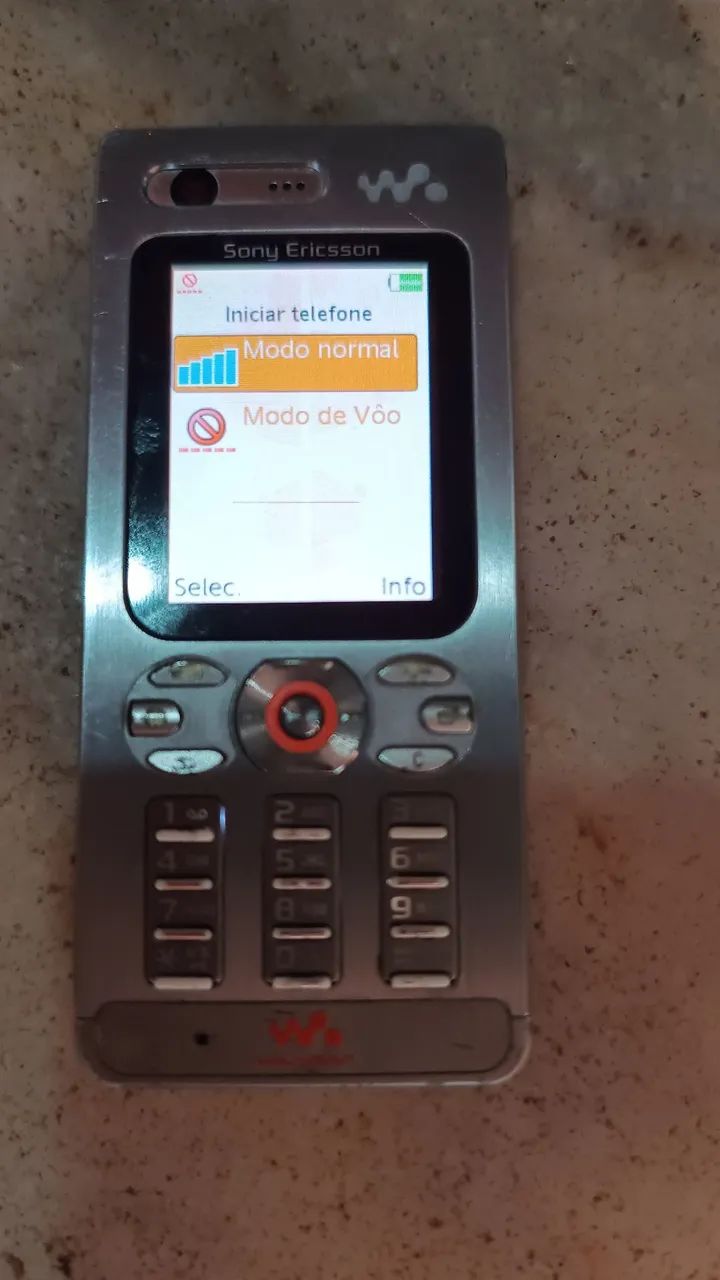 Sony Ericson W880i