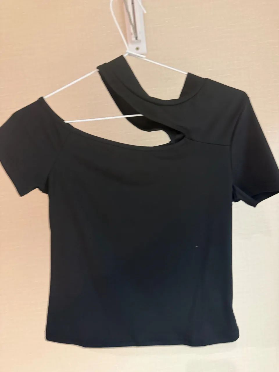 Blusinha preta decote  - Foto 3