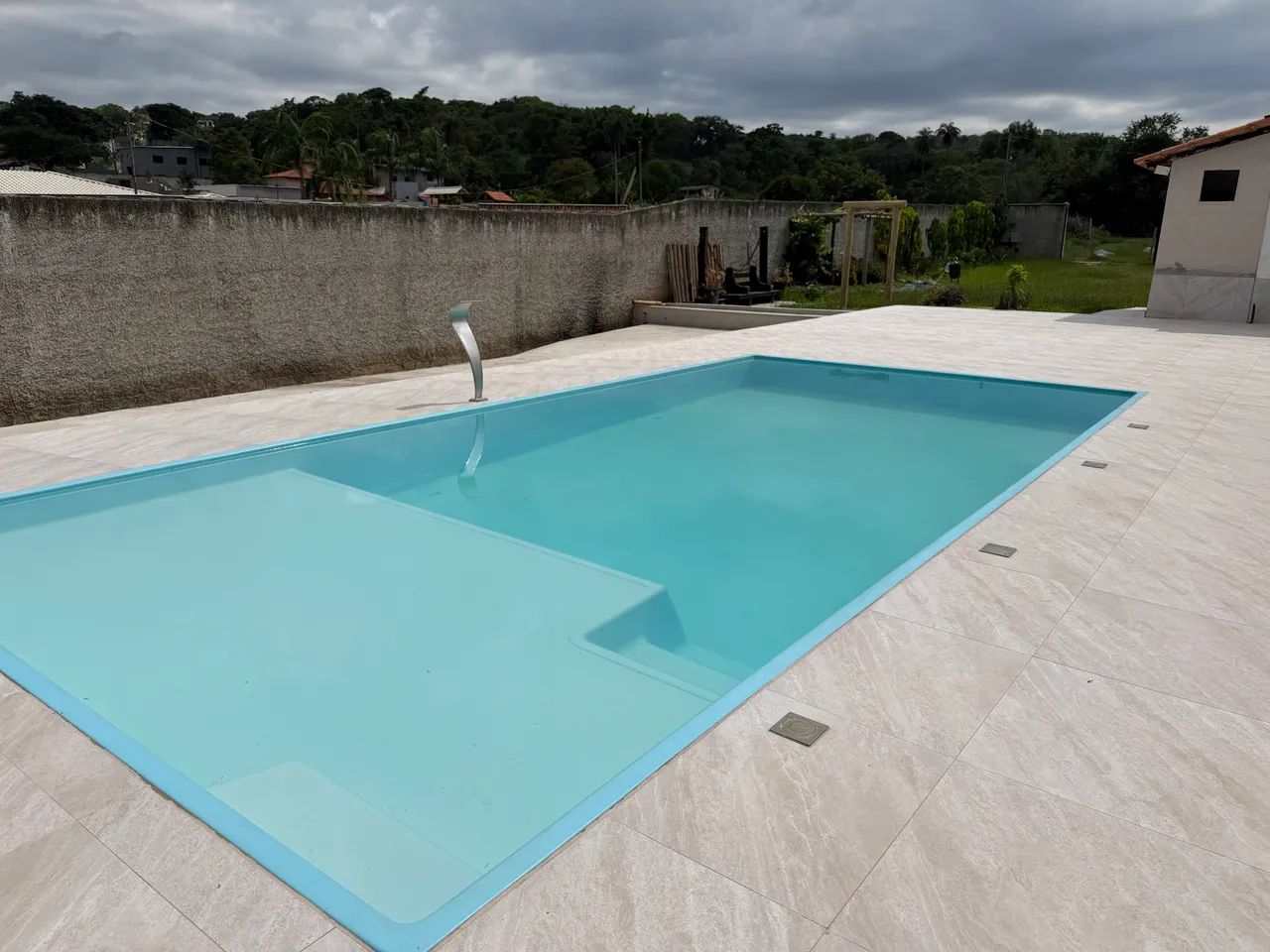 Sítio para locação em Contagem ( Capim Rasteiro)