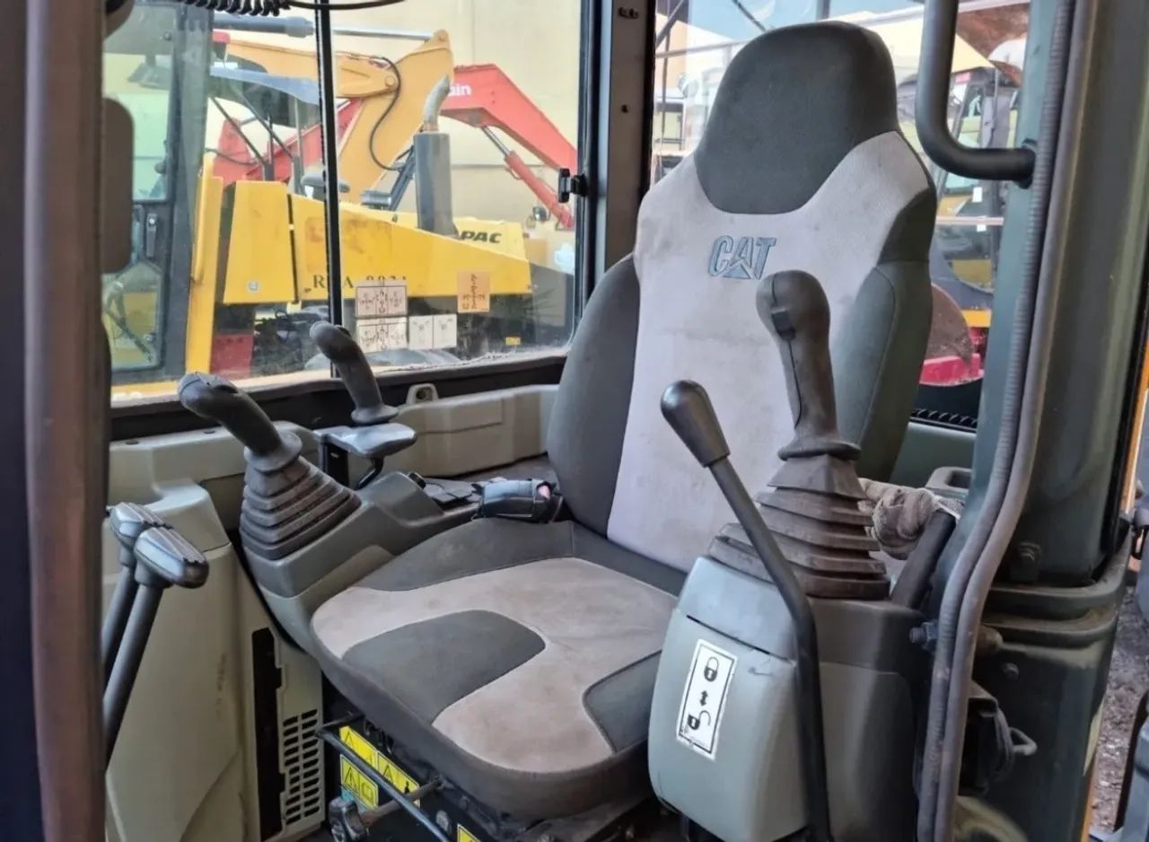 Caterpillar 305E - Foto 2