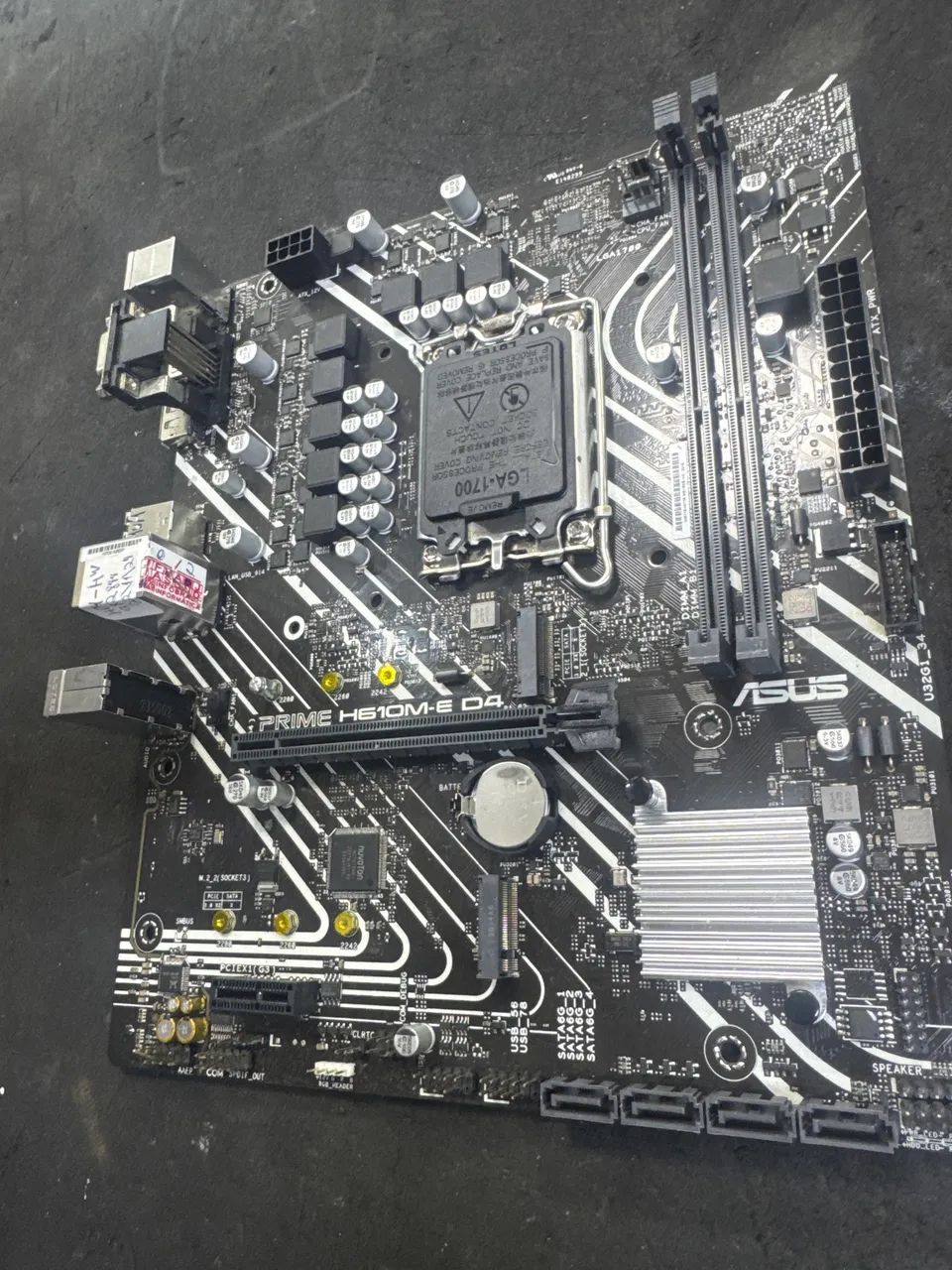 Placa mae asus h610 intermitente - Foto 2
