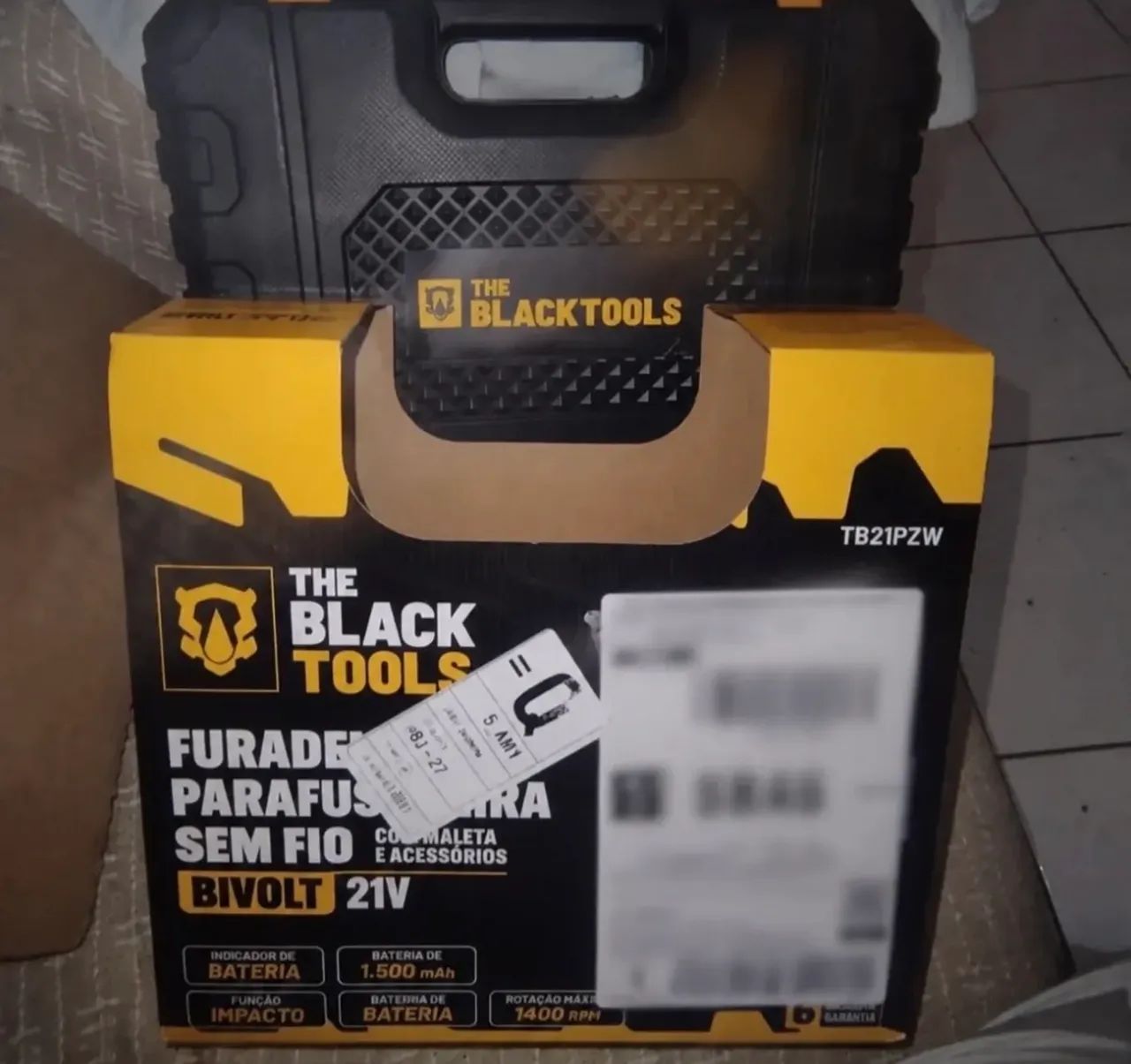 Parafusadeira com maleta e acessos