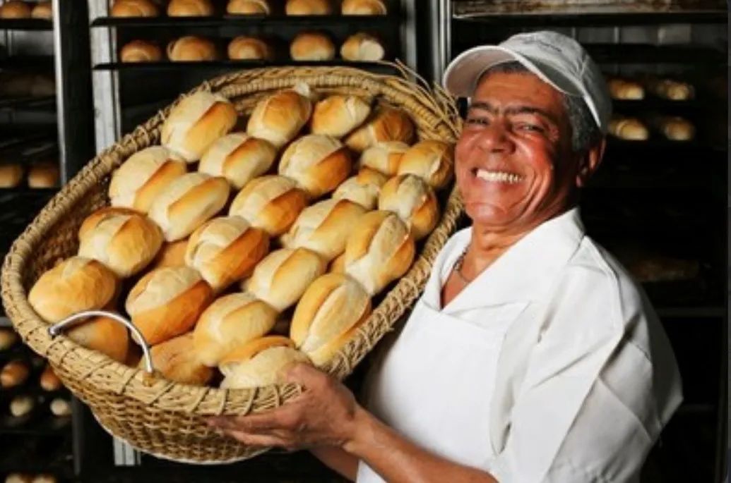 Contrata-se padeiro e confeiteiro 
