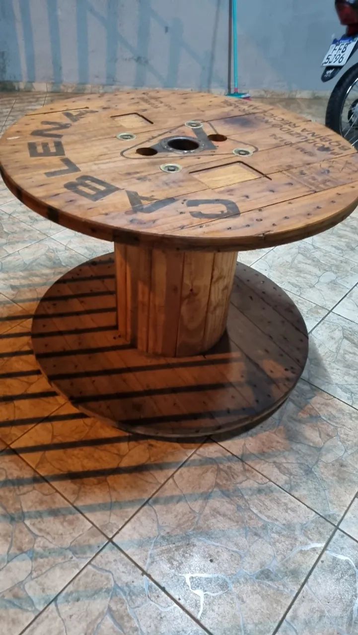 Mesa com Rodinhas