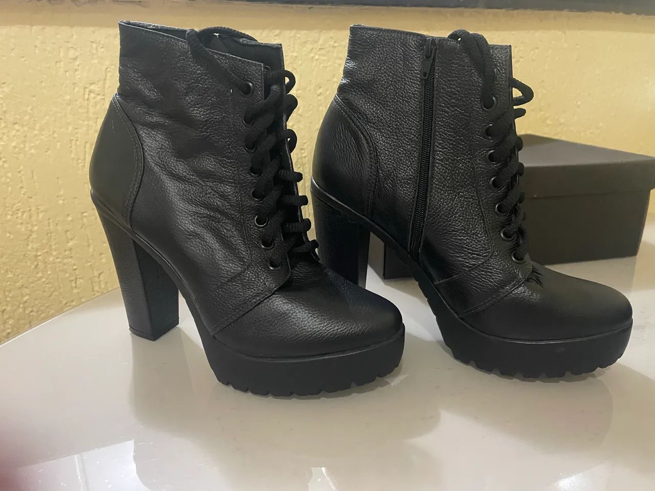  Bota preta N° 35 - Foto 2