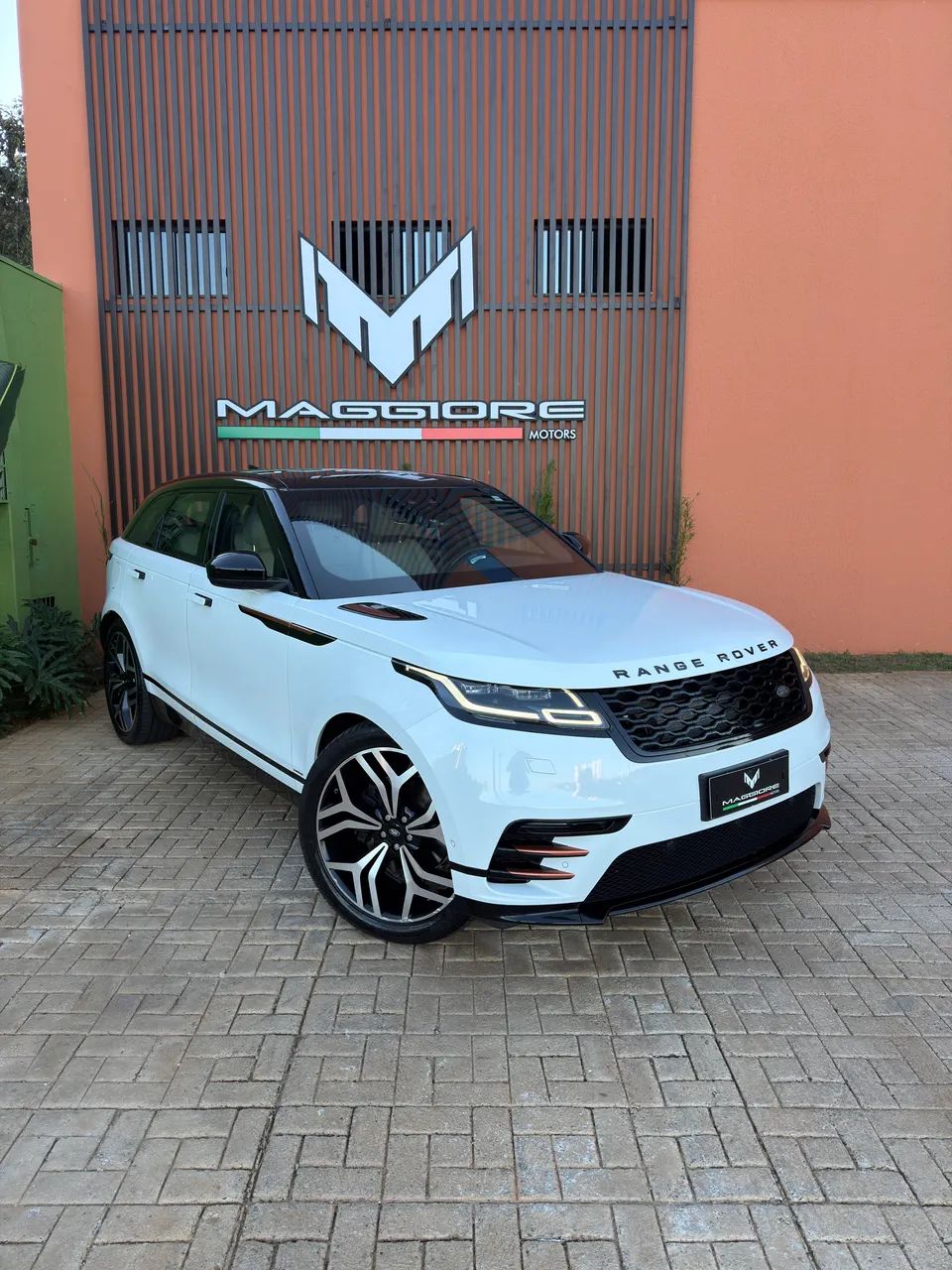Land Rover Range Rover Velar R-DYN. SE 3.0 4X4 V6 Aut. 2018