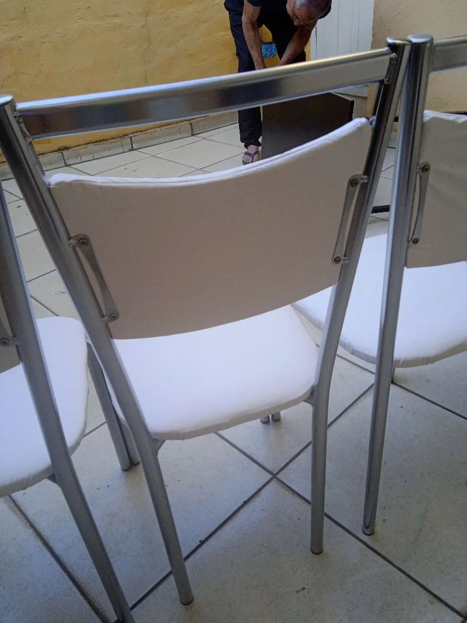 Mesa com 4 cadeiras, lindas ? - Foto 5