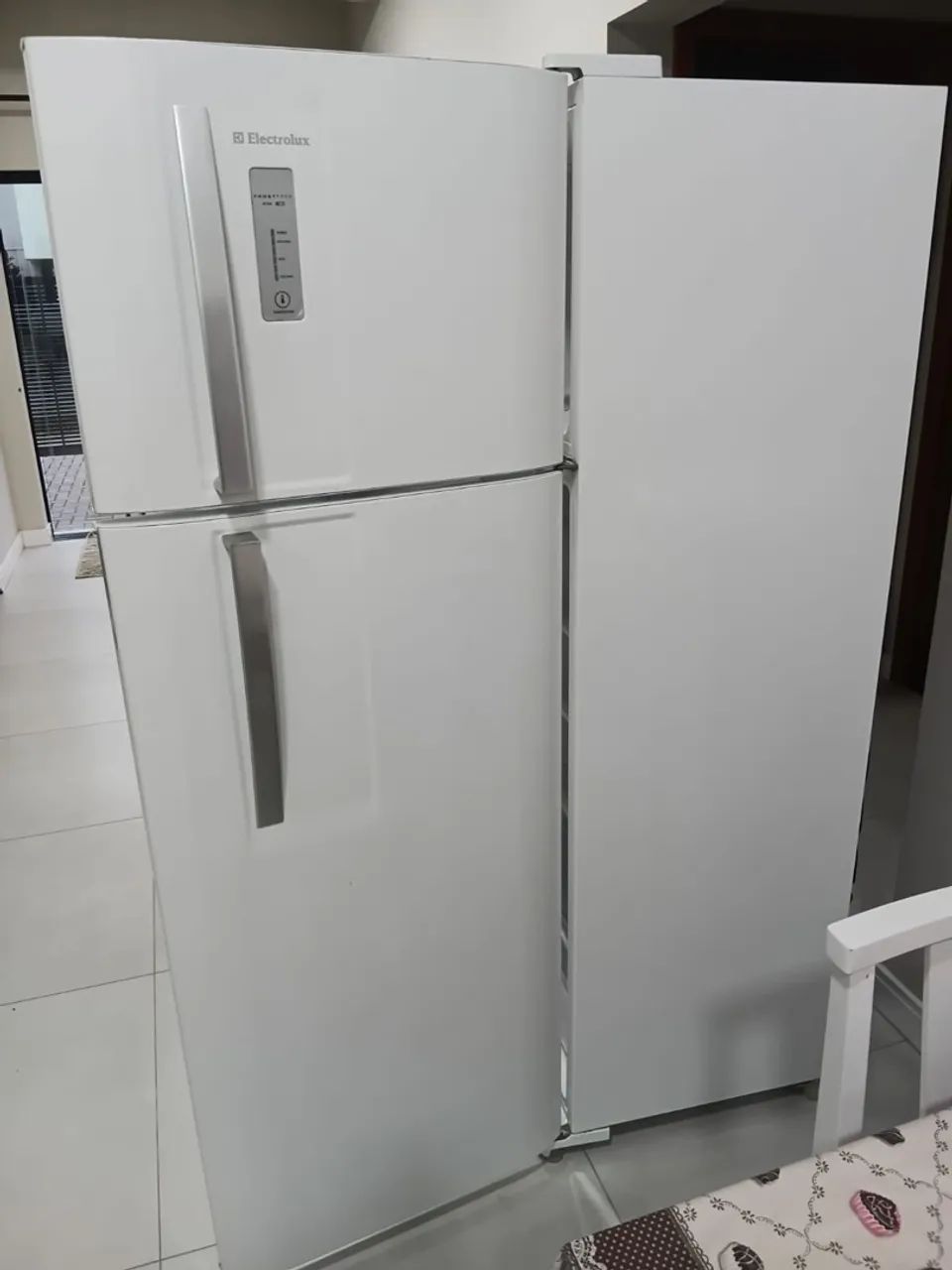 VENDO Refrigerador Eletrolux 310L - Foto 3