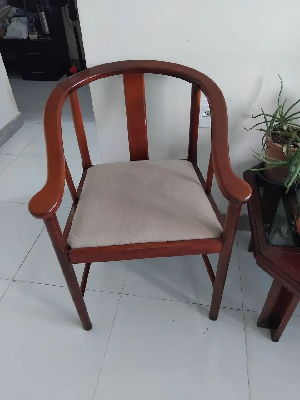 Conjunto de 2 namoradeira e um centro de madeira maciça  - Foto 3