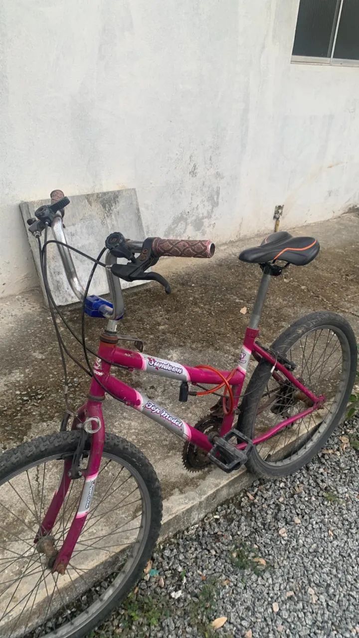 Bicicleta aro 24 em bom estado de conservação.