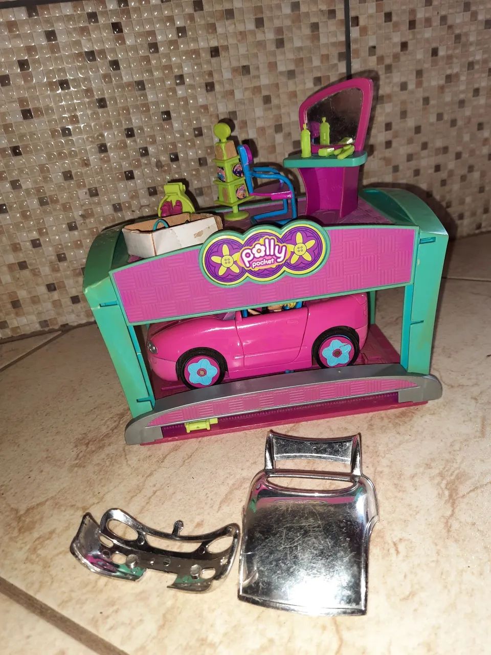 Garagem da Polly Pocket com acessórios  - Foto 2