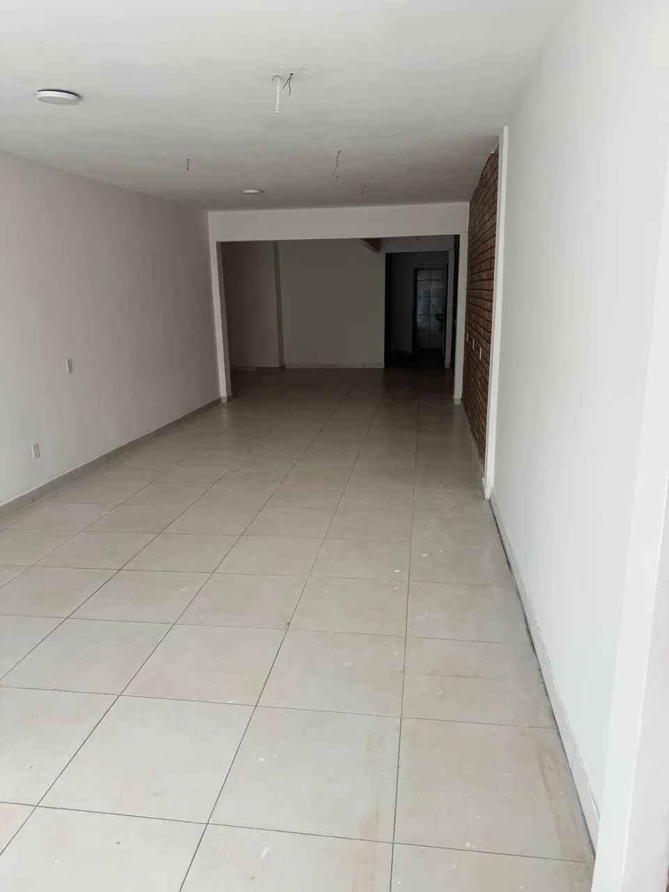 Alugo imóvel comercial com bastante espaço na marginal da Ayrton Senna  - Foto 3