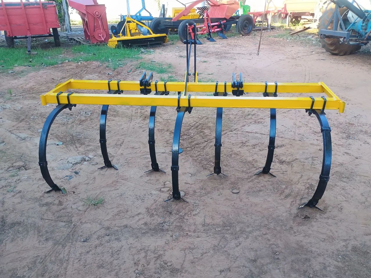 Cultivador Tatu 7 hastes original 