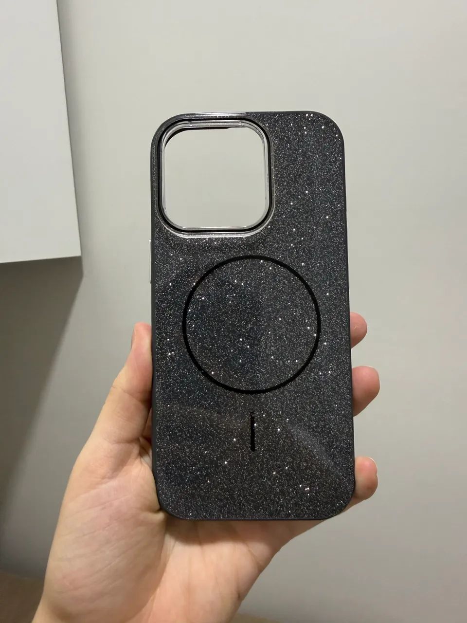 Capa com brilho e mag safe para o iPhone 16 pro 