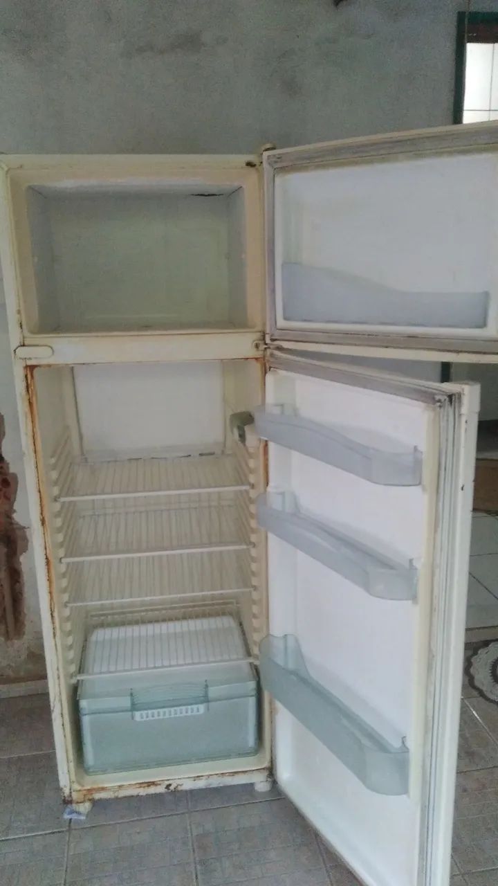 Geladeira cônsul,gelando perfeitamente 300$ - Foto 2