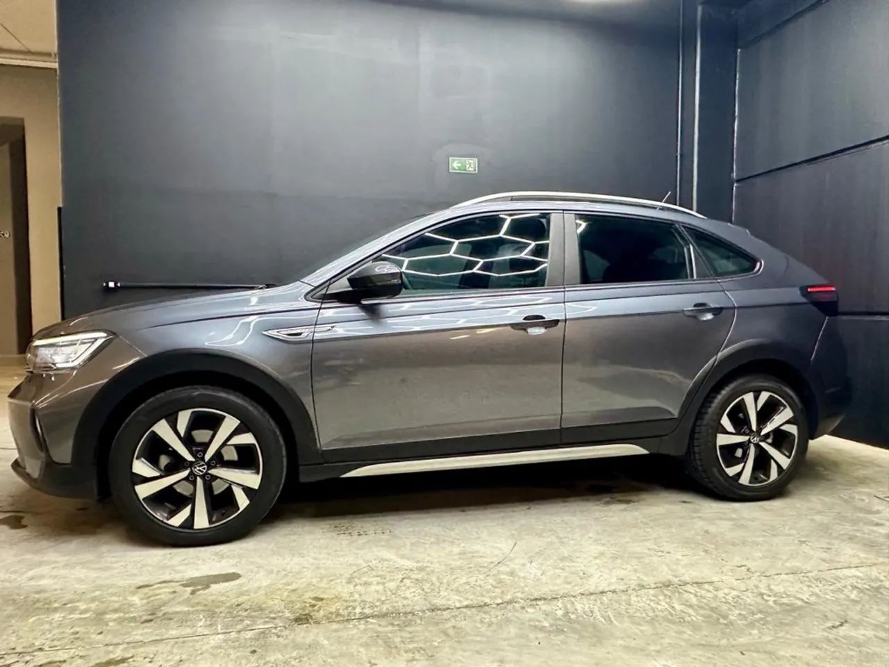 Volkswagen Nivus Highline 1.0 200 TSI Flex Aut., foto 3 de 12