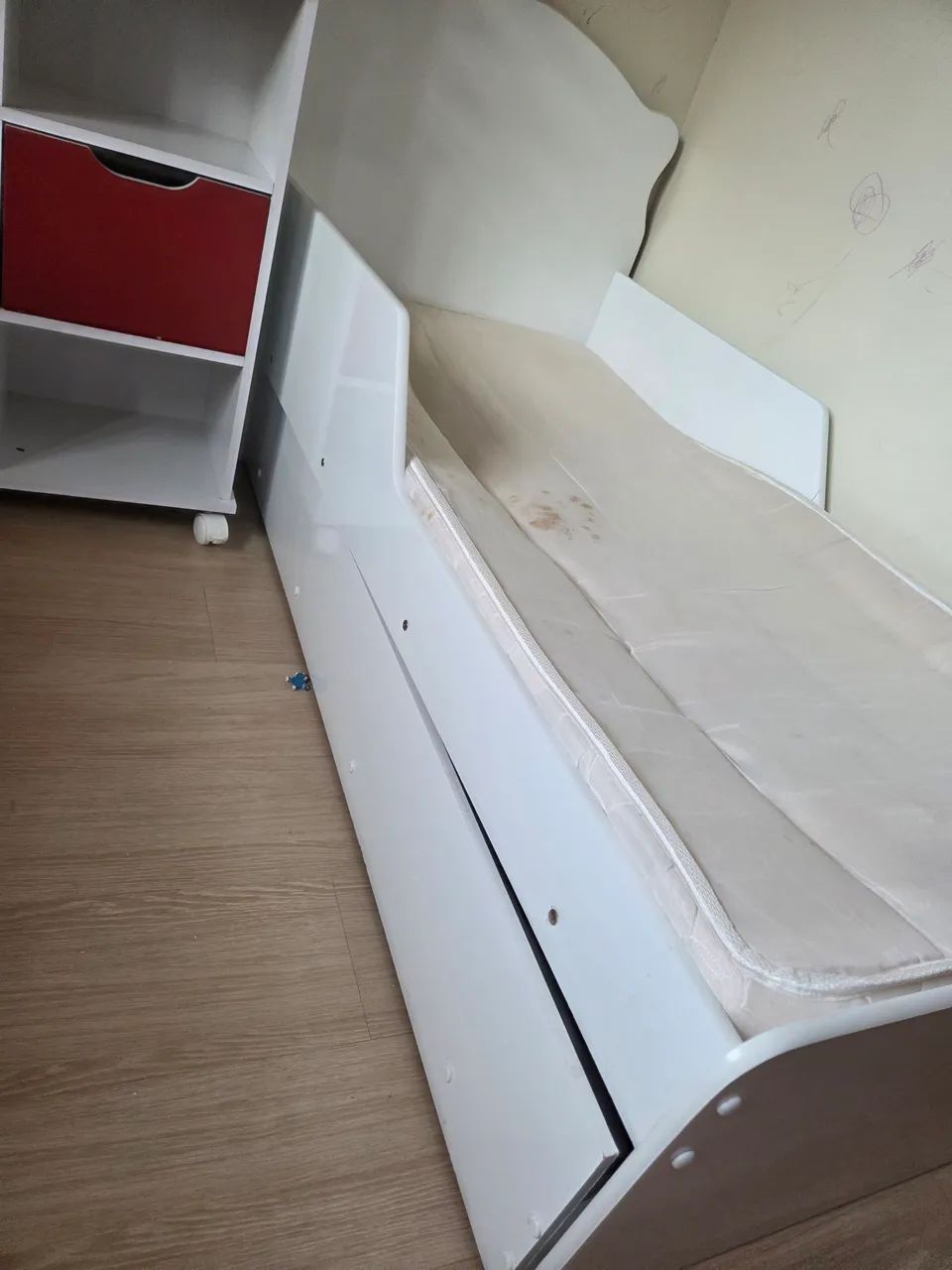 Cama infantil  com colchão e cama acessório  - Foto 2
